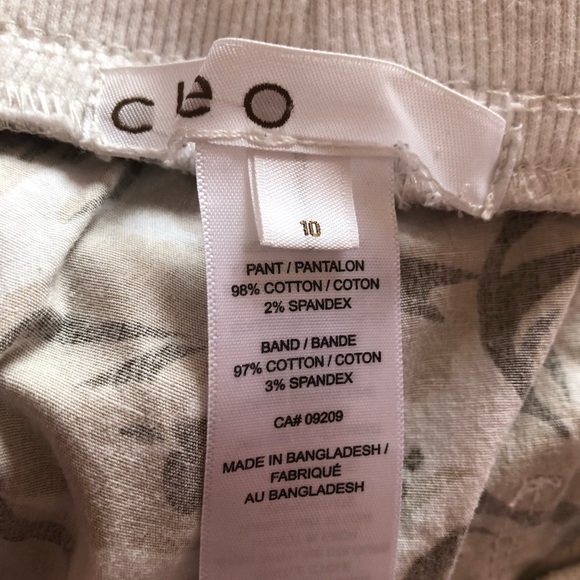 🔹2/$30🔹 Size 10 Floral Brown Capris - Picture 10 of 10